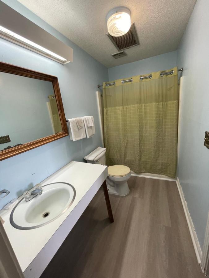 Pinelodge Motel Baxley ภายนอก รูปภาพ
