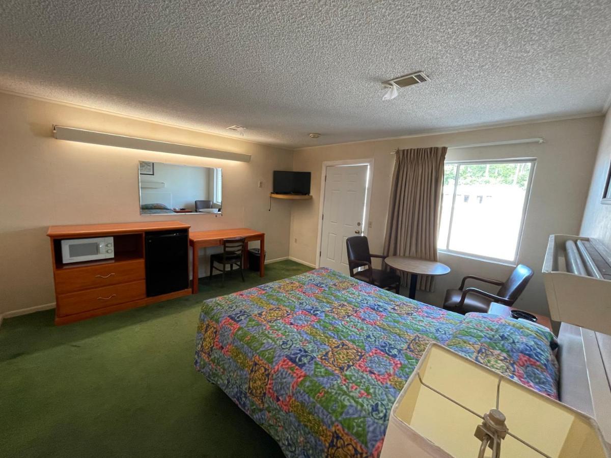 Pinelodge Motel Baxley ภายนอก รูปภาพ